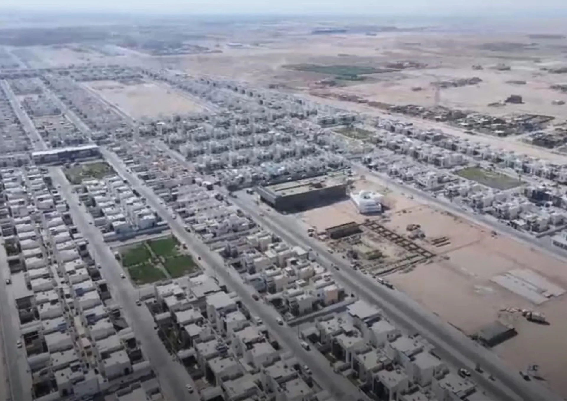 مجمع الأميرات السكني الاستثماري — قرب جامعة الكفيل وملعب النجف الأولمبي، النجف